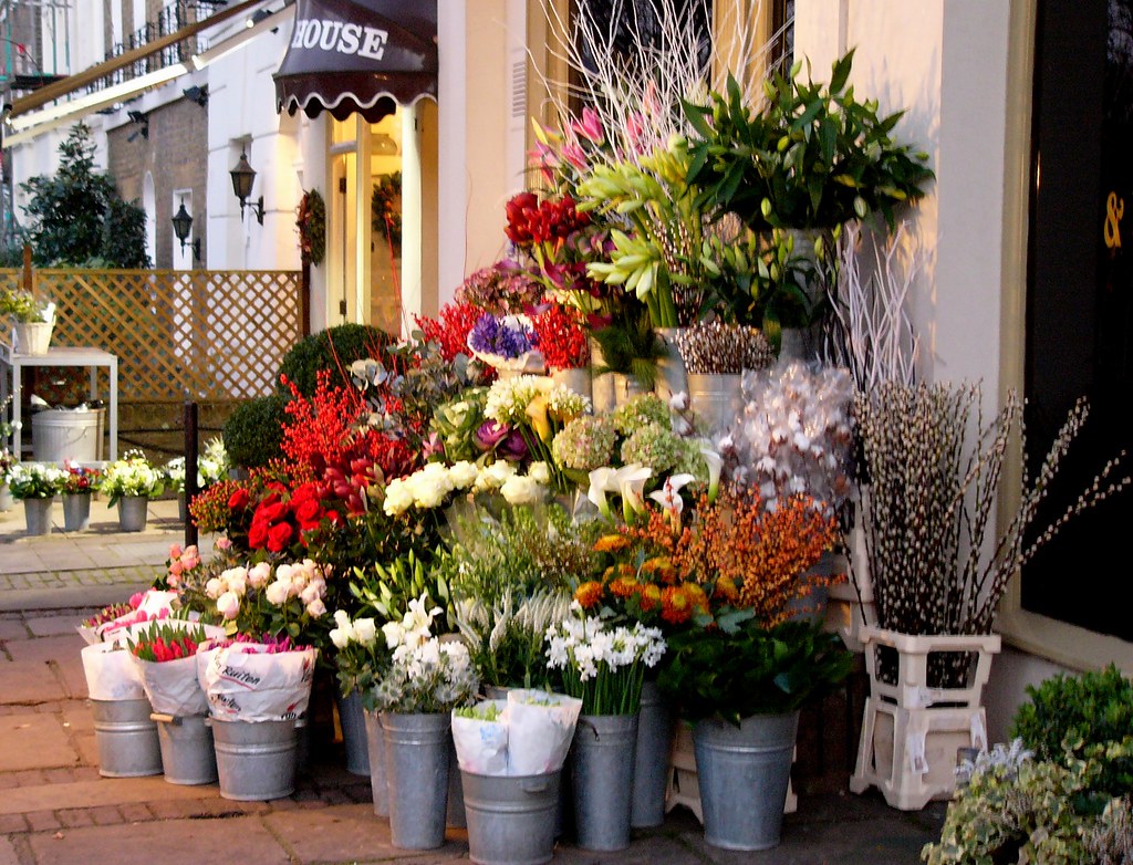 Devanture fleurie de la boutique